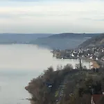 100m Zum See, Traumhafte Dachwohnung Mit Seeblick Διαμέρισμα Sipplingen