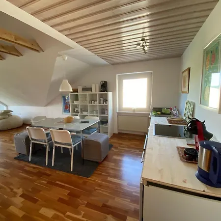 100m Zum See, Traumhafte Dachwohnung Mit Seeblick Διαμέρισμα