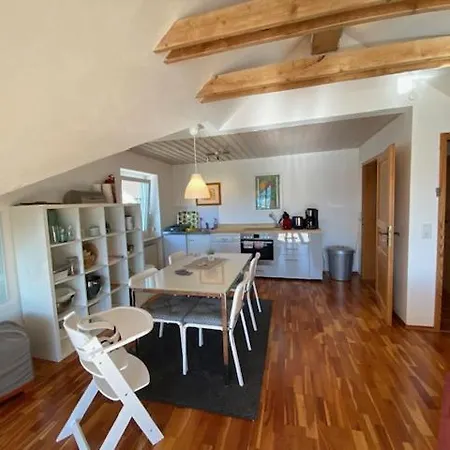 100m Zum See, Traumhafte Dachwohnung Mit Seeblick 아파트