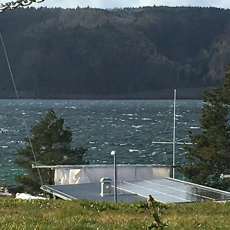 100m Zum See, Traumhafte Dachwohnung Mit Seeblick Διαμέρισμα