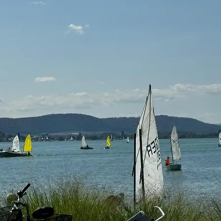 Διαμέρισμα 100m Zum See, Traumhafte Dachwohnung Mit Seeblick *